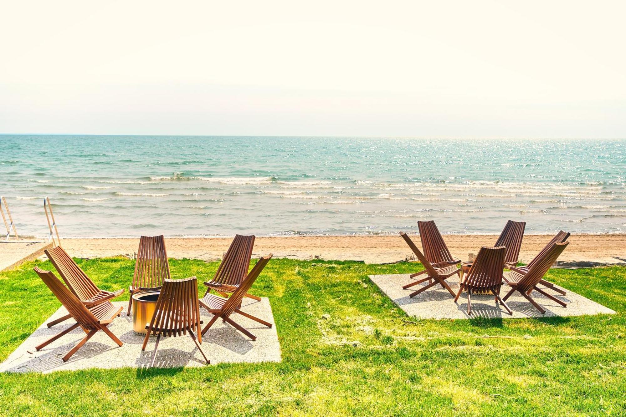 The Long Beach Resort - Beachfront Cottages & Townhouse Suites Wainfleet Exteriör bild