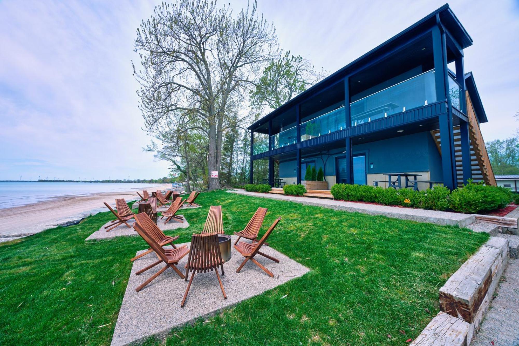 The Long Beach Resort - Beachfront Cottages & Townhouse Suites Wainfleet Exteriör bild
