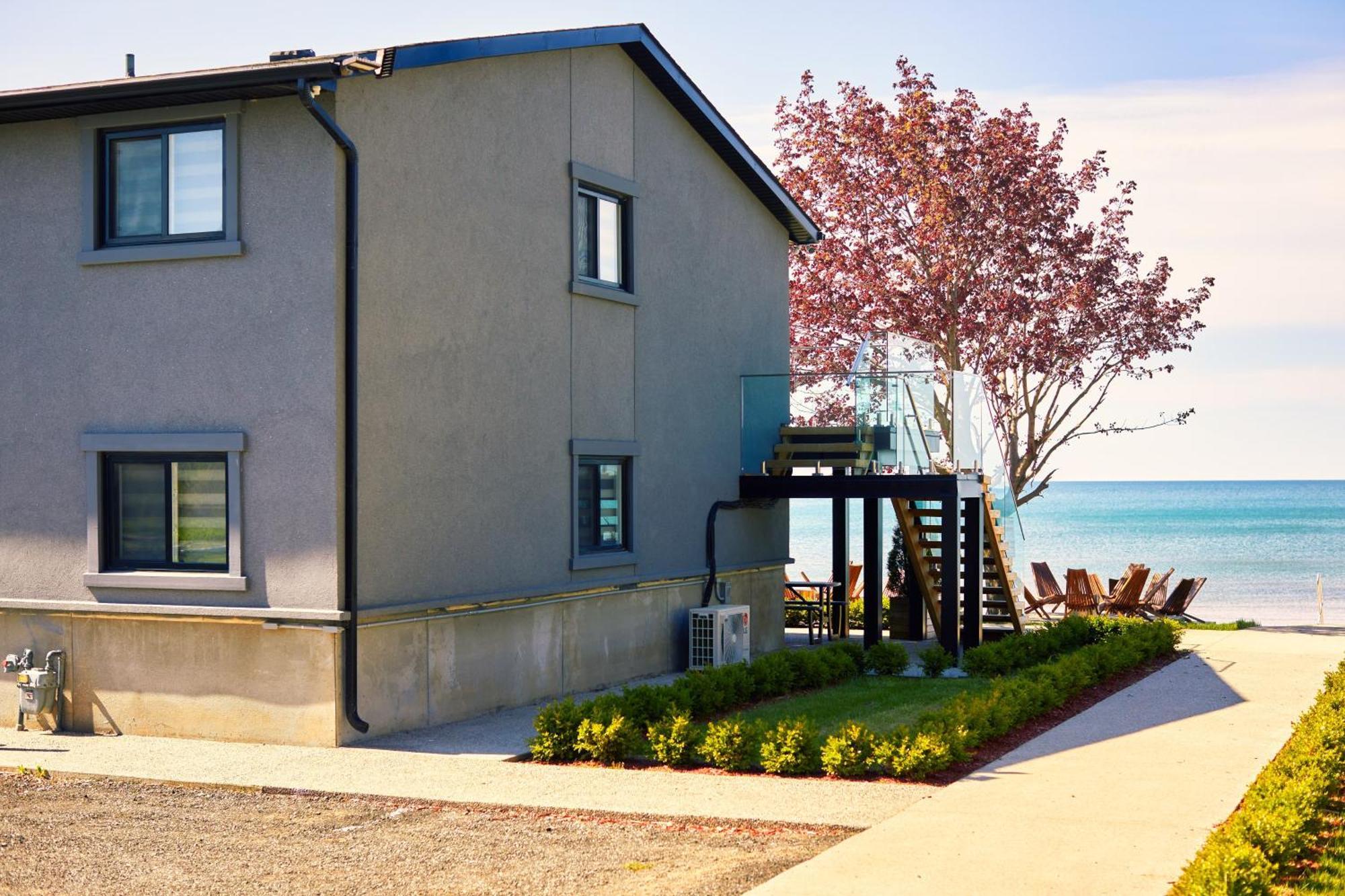 The Long Beach Resort - Beachfront Cottages & Townhouse Suites Wainfleet Exteriör bild