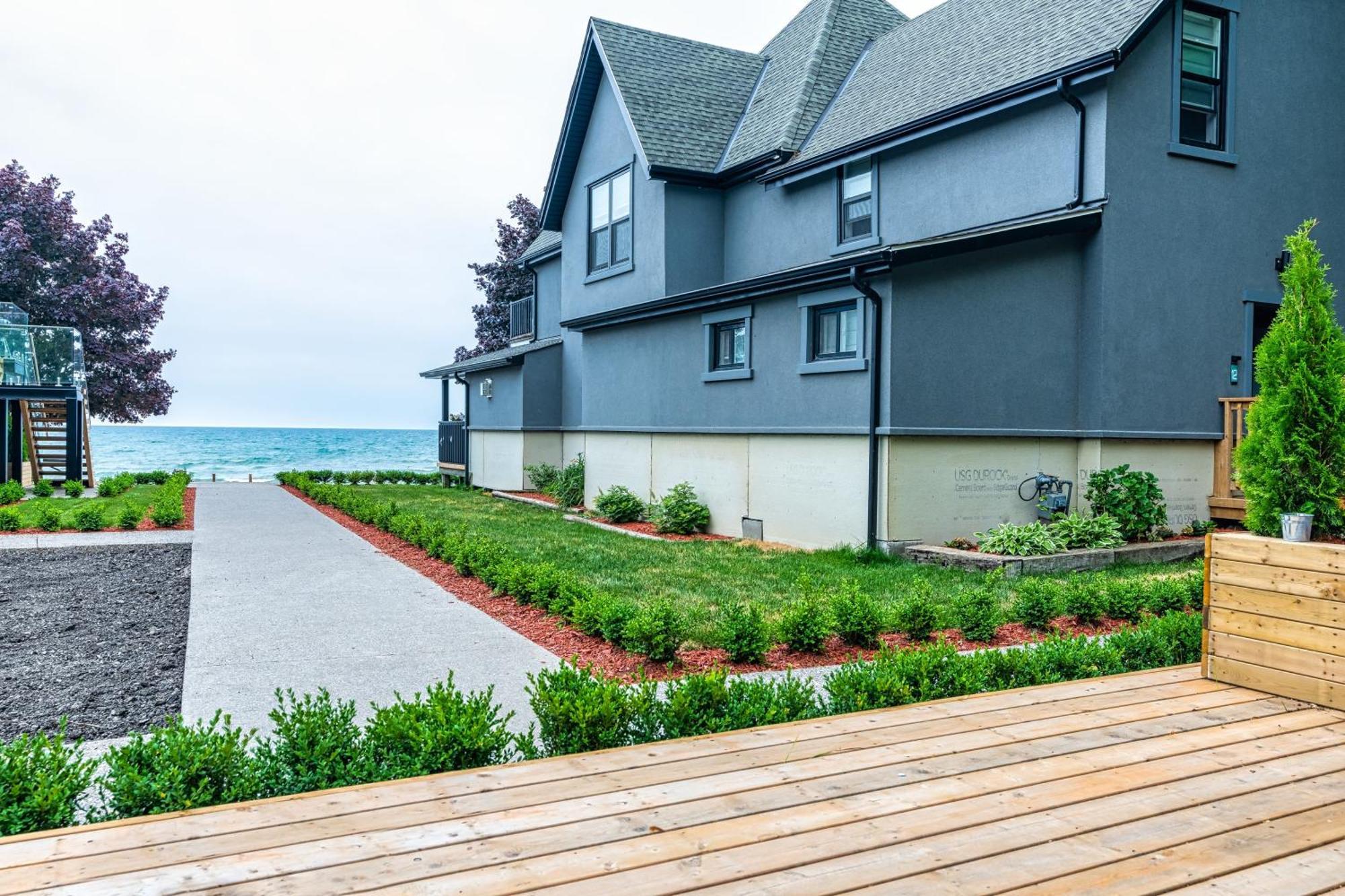 The Long Beach Resort - Beachfront Cottages & Townhouse Suites Wainfleet Exteriör bild