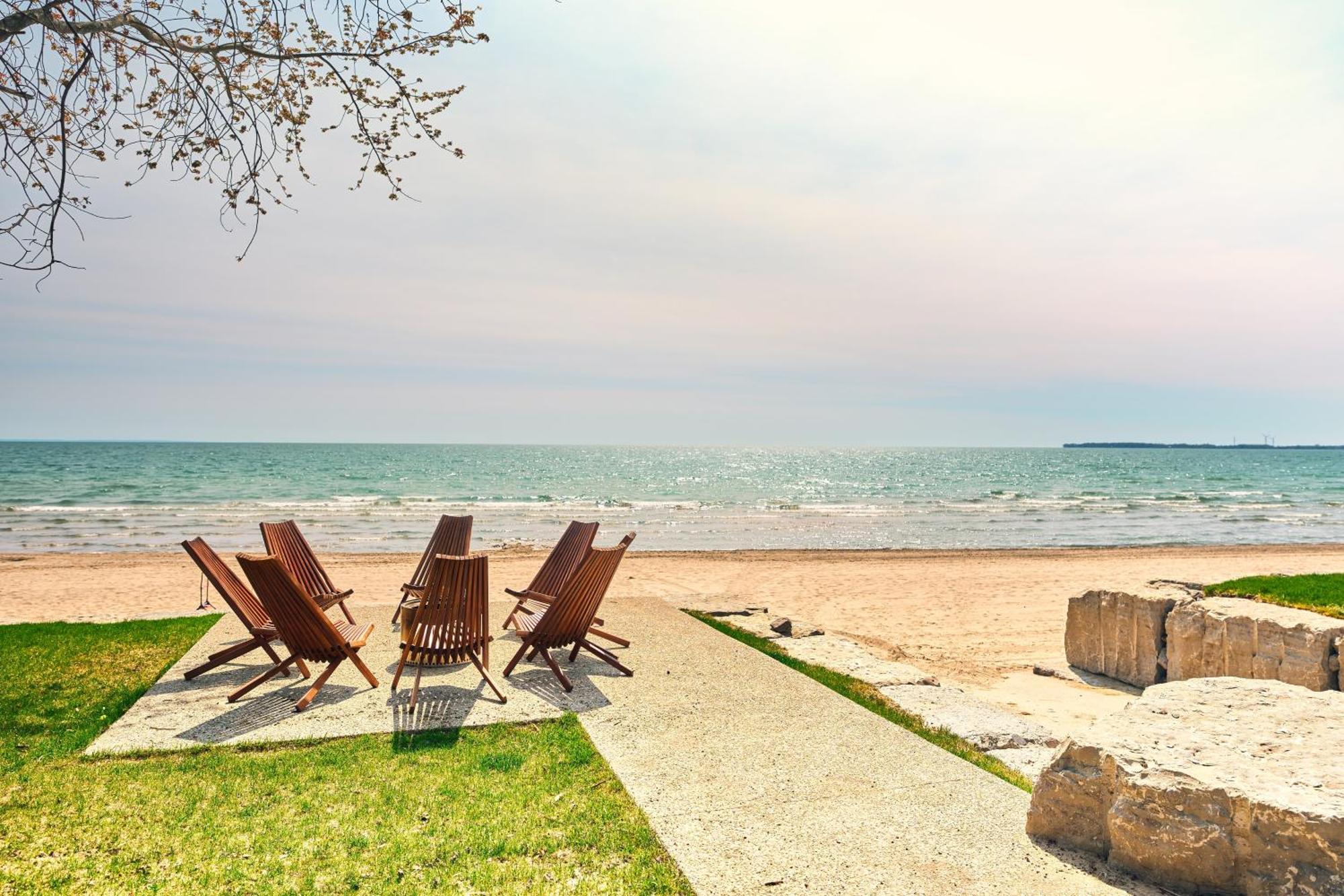 The Long Beach Resort - Beachfront Cottages & Townhouse Suites Wainfleet Exteriör bild