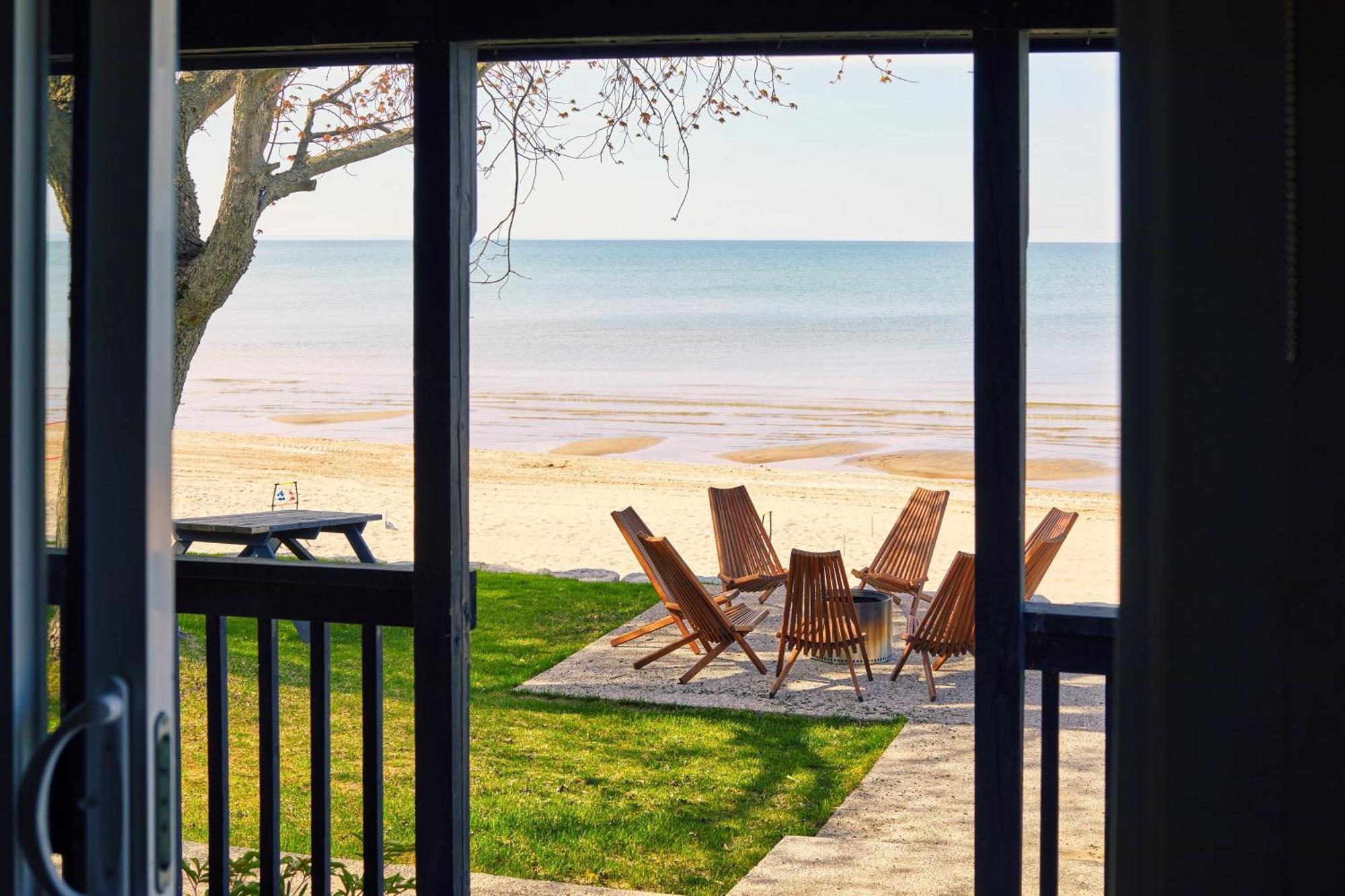 The Long Beach Resort - Beachfront Cottages & Townhouse Suites Wainfleet Exteriör bild