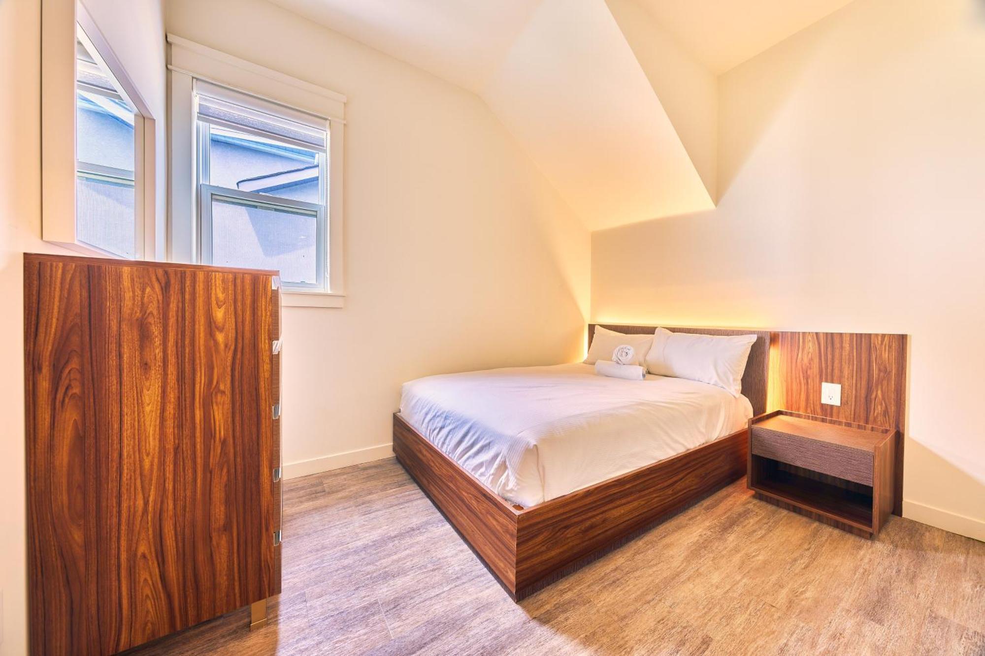 The Long Beach Resort - Beachfront Cottages & Townhouse Suites Wainfleet Exteriör bild