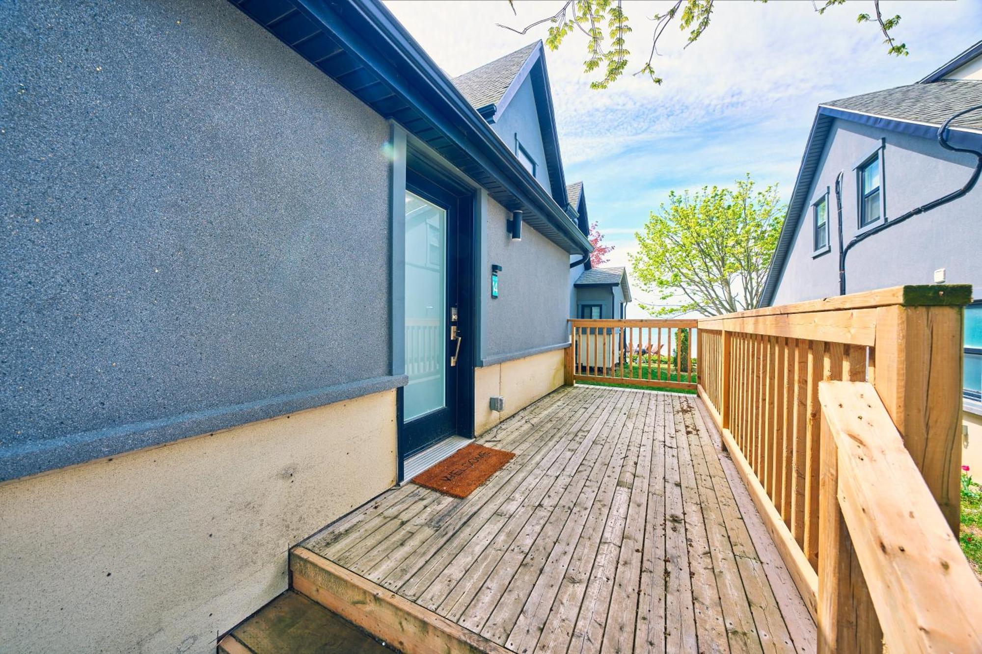 The Long Beach Resort - Beachfront Cottages & Townhouse Suites Wainfleet Exteriör bild