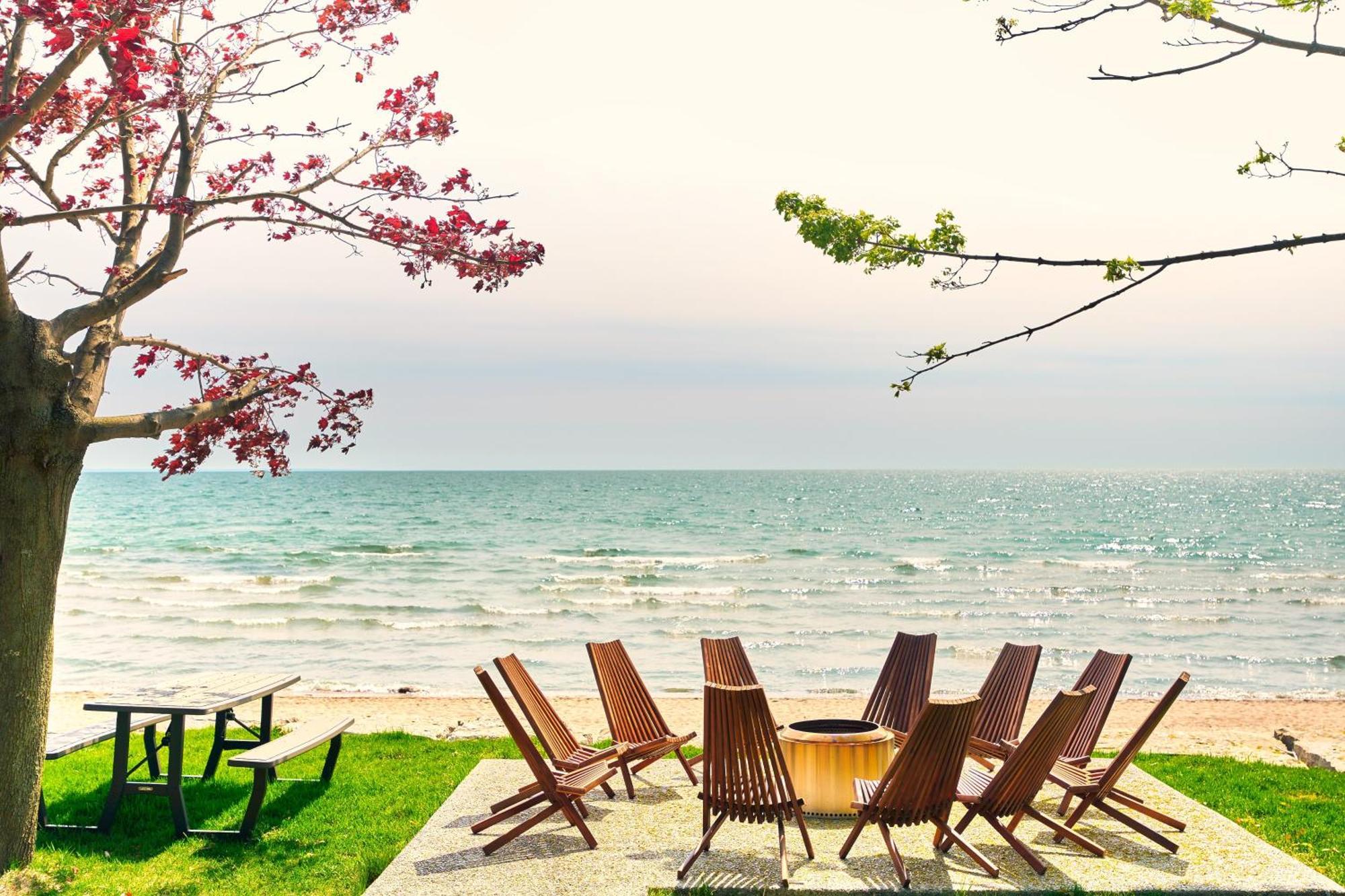 The Long Beach Resort - Beachfront Cottages & Townhouse Suites Wainfleet Exteriör bild
