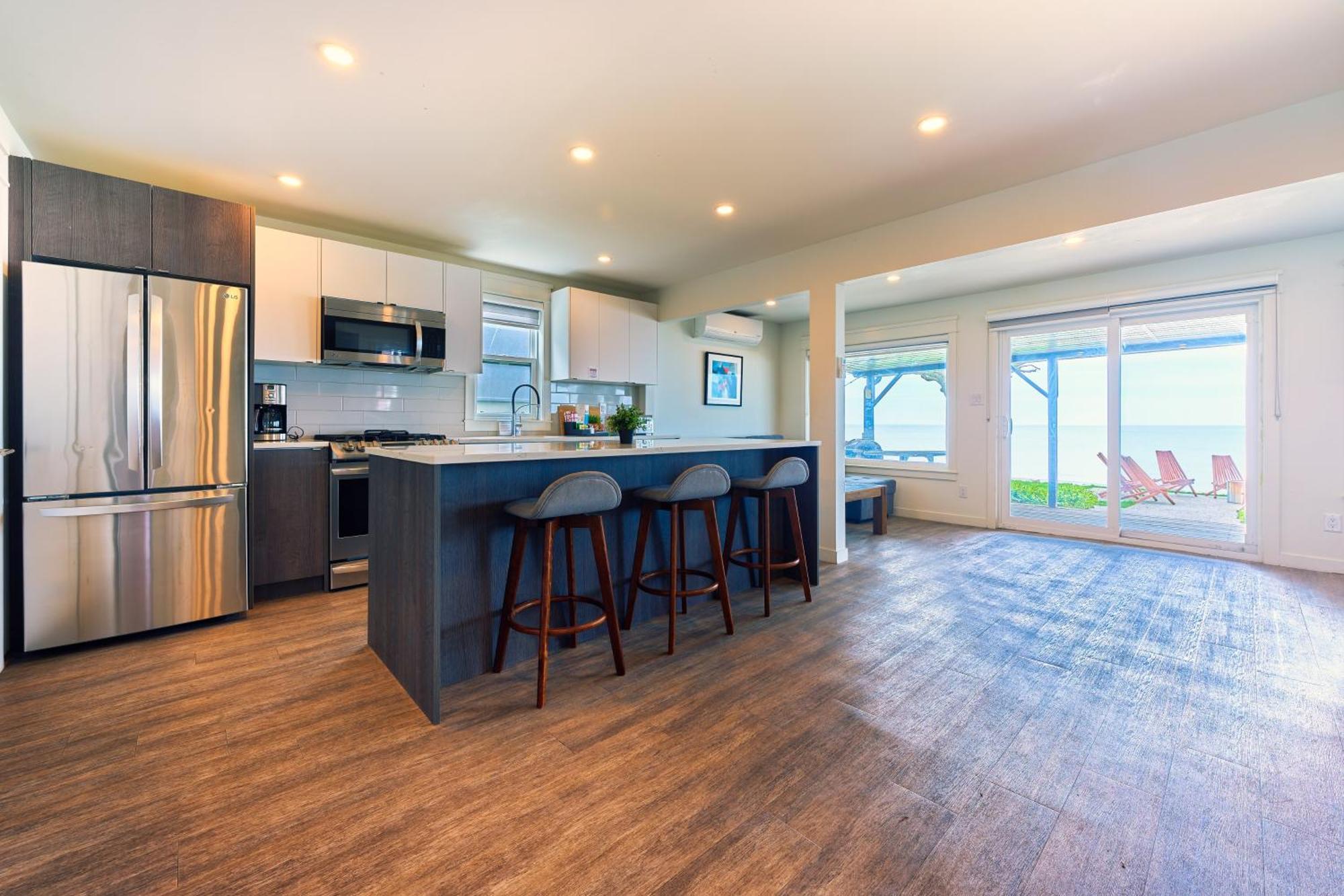 The Long Beach Resort - Beachfront Cottages & Townhouse Suites Wainfleet Exteriör bild