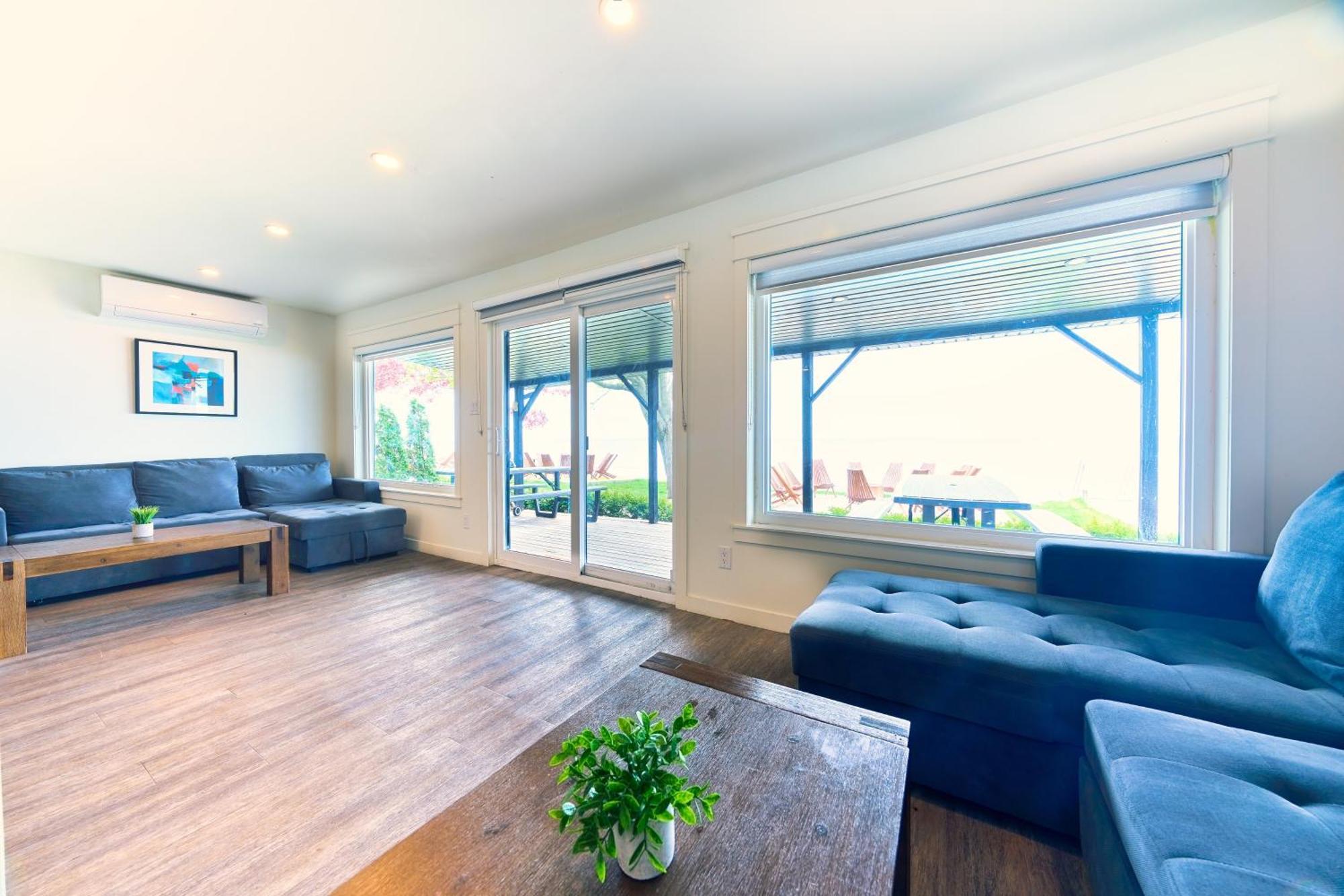 The Long Beach Resort - Beachfront Cottages & Townhouse Suites Wainfleet Exteriör bild
