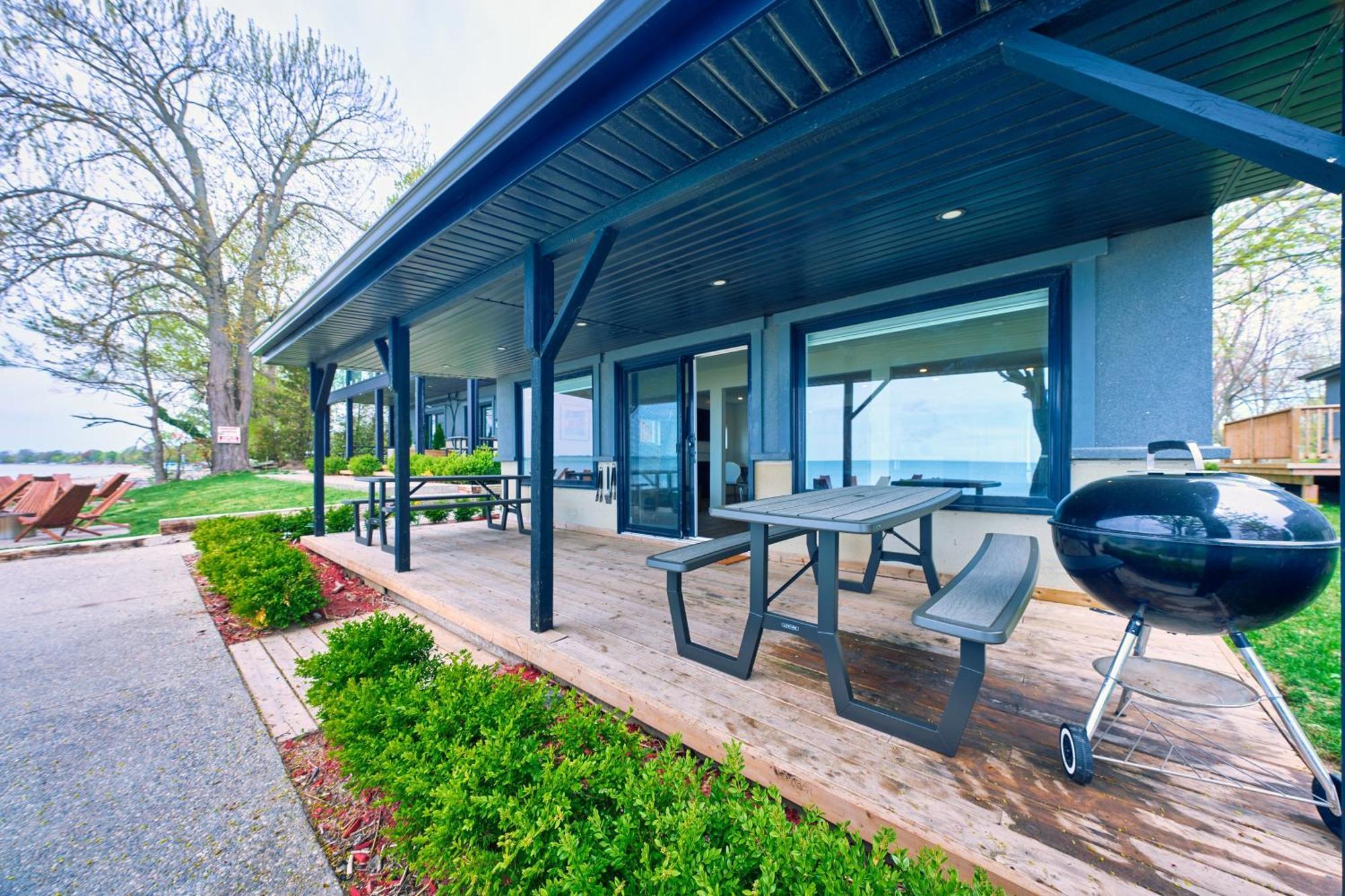 The Long Beach Resort - Beachfront Cottages & Townhouse Suites Wainfleet Exteriör bild